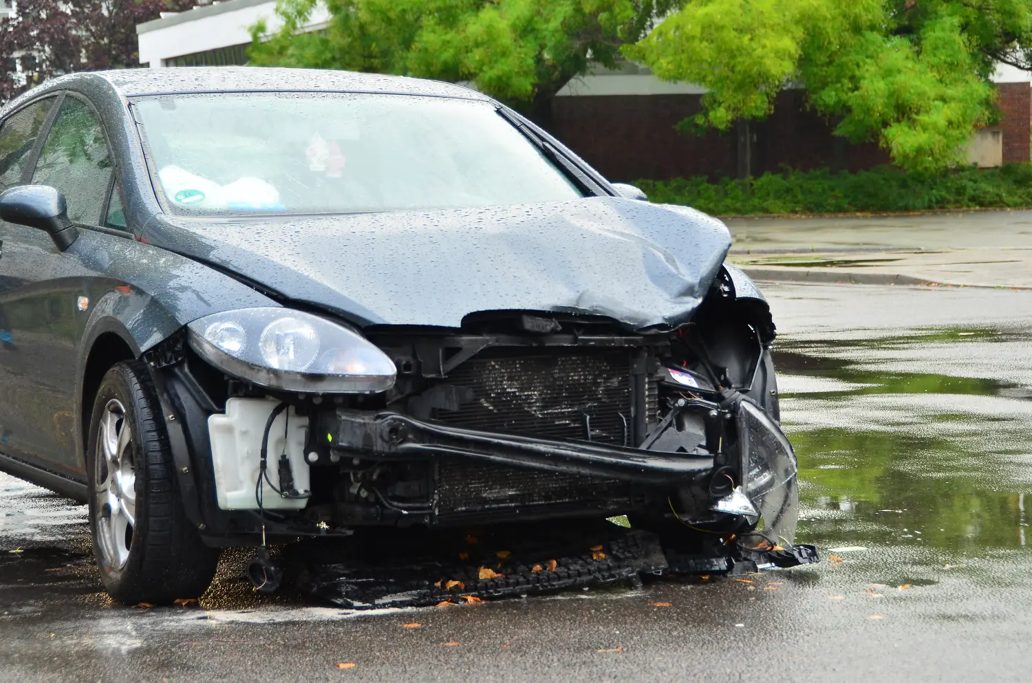 PKW Unfall bei Nässe